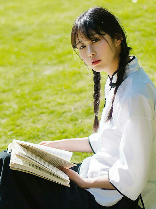 瑞士球迷雪中喝热红酒助威,成全场最靓风景线,瑞士进球被吹