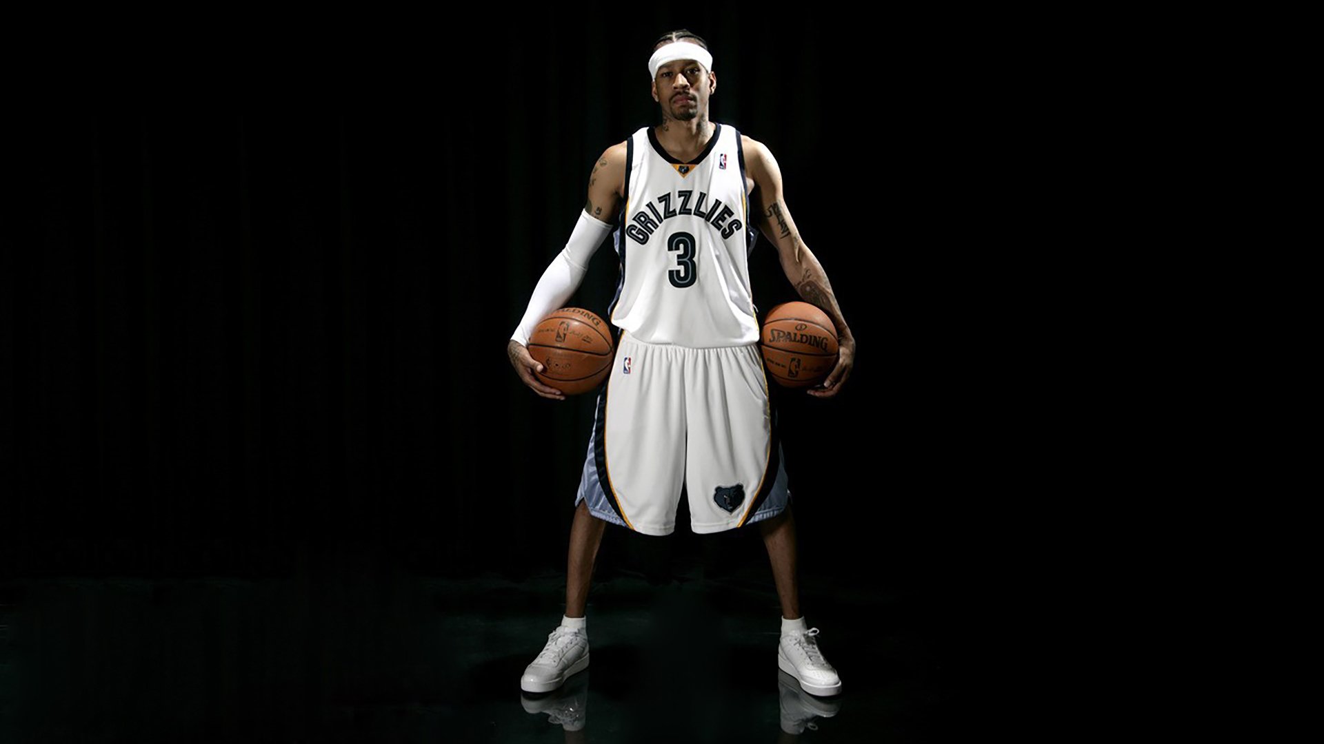 爱游戏 电竞-【比赛现场揭秘】裁判怎样判罚犯规？规则细节视频拆解，裁判怎么判罚